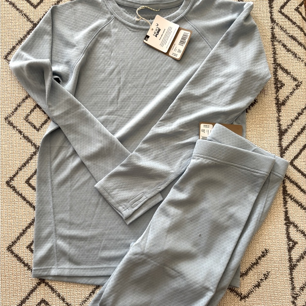 Patagonia Kids Capilene Midweight Crew and Pant. BNWT size medium 10